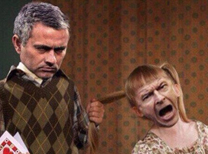 Jose Mourinho ve Arsene Wenger'in tartışması sosyal medyanın gündemine girdi.