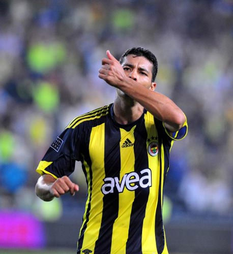 İşte Aziz Yıldırım'ın başkanlık döneminde transfer ettiği yıldız futbolcular...
