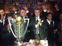Beşiktaş Kulübü Başkanı Fikret Orman, siyah-beyazlı kulübün ABD Derneği'nin New York'ta düzenlediği şampiyonluk balosuna katıldı.

