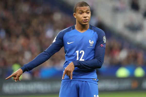 Kısa süre içinde başarı basamaklarını hızla tırmanarak Şampiyonlar Ligi'nde mücadele edecek seviyeye yükselen Leipzig belki de bugün Kylian Mbappe'nin takımıydı. 
