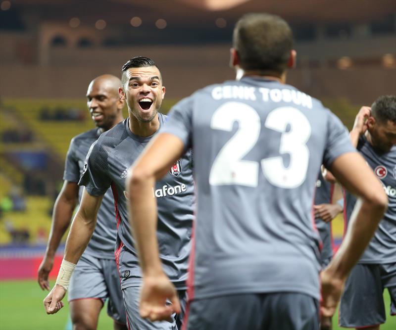 Avrupa Beşiktaş'ı konuşuyor