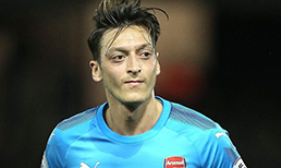 Mesut transfer haberlerine öfkelendi