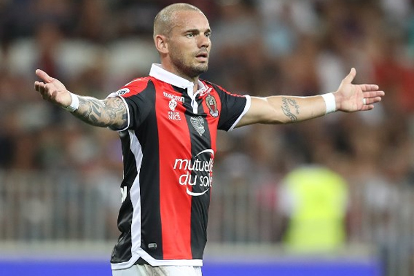Ligue 1 ekiplerinden Nice'in Hollandalı yıldızı Wsley Sneijder geçirdiği sakatlığın ardından sahalardan 1 ay uzak kalacak.
