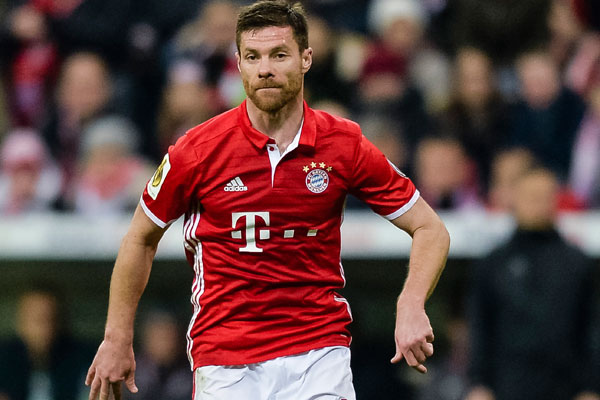 Bayern Münih'in İspanyol orta saha futbolcusu Xabi Alonso, 2009'da Real Madrid'e imza atmadan önce Barcelona'ya transfer olmaya yaklaştığını söyledi.

