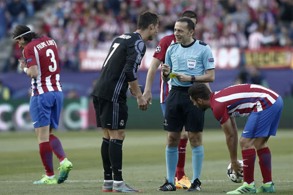 Şampiyonlar Ligi yarı finalinde 3-0 kazandığı maçın rövanşında Real Madrid'i sahasında ağırlayan Atletico maça fırtına gibi başladı.