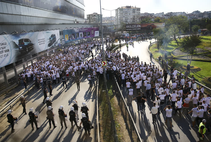 Beşiktaş taraftarı Kadıköy'de