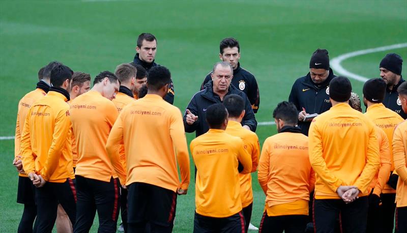 Galatasaray'da gençlere tam not!