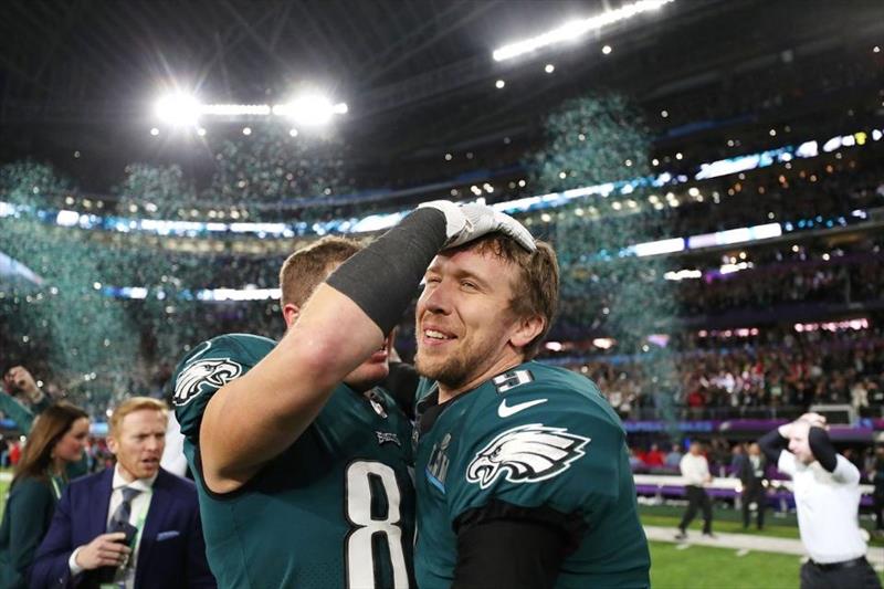 Super Bowl nefesleri kesti