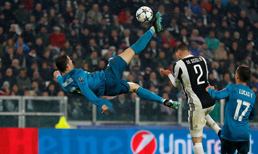 Tüm stat Ronaldo'yu alkışladı