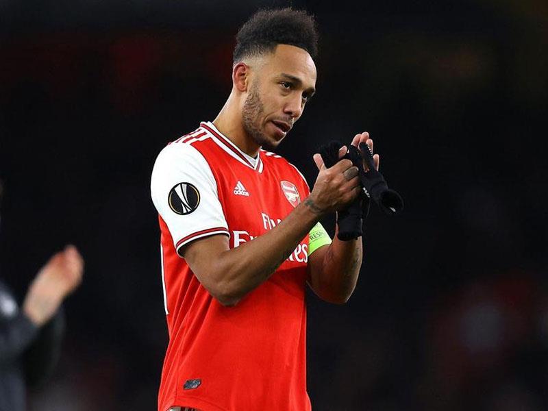 Devler Aubameyang'ın peşinde